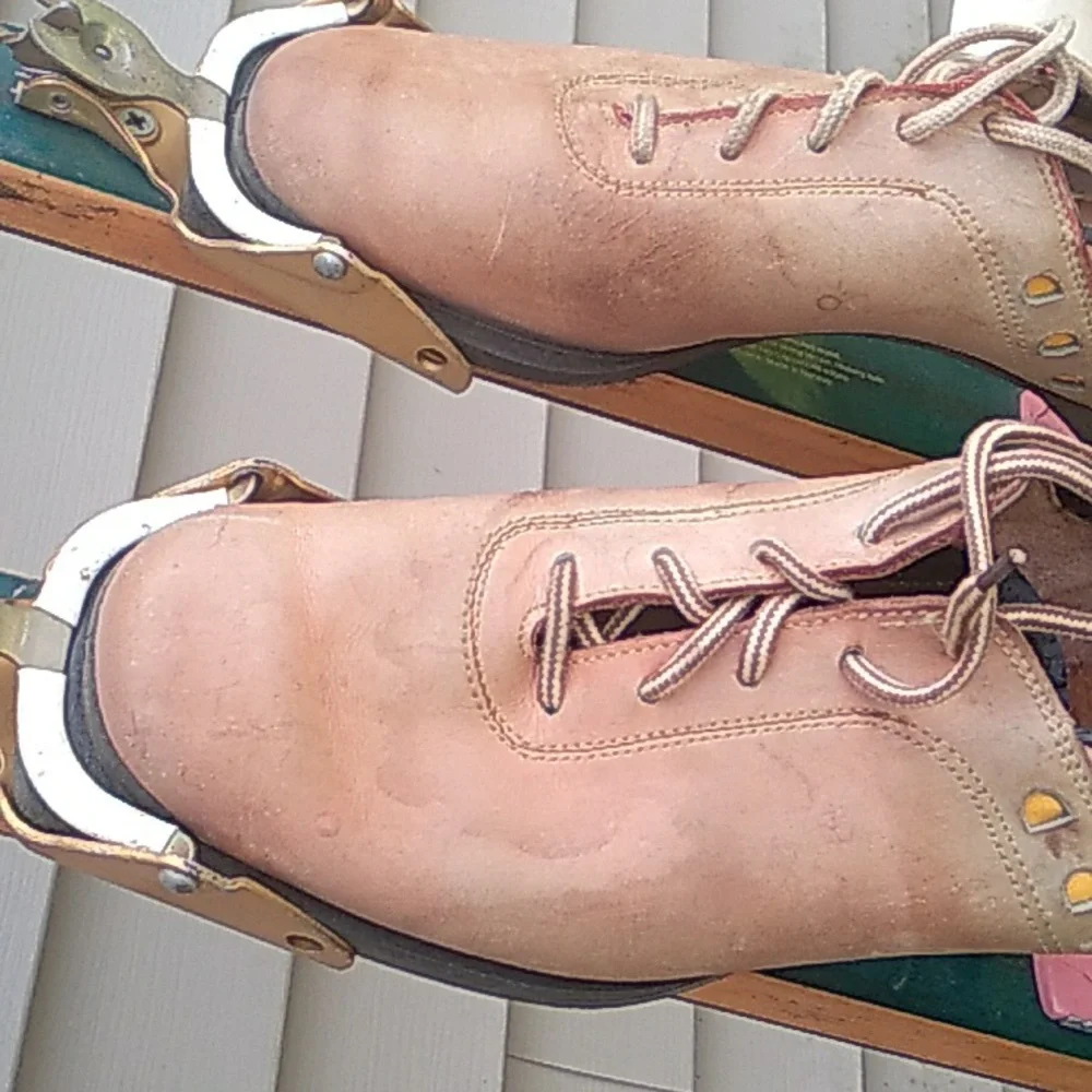 ❄️ NORDIC Cross Country Vintage Haugen Ski Boots Size  43 ❄